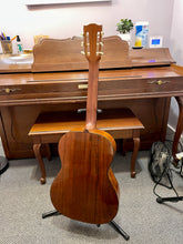Load image into Gallery viewer, 1963 Gibson C-6 Richard Pick Classical