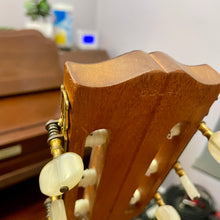 Load image into Gallery viewer, 1963 Gibson C-6 Richard Pick Classical