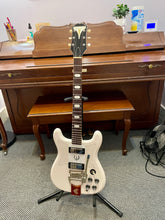 Load image into Gallery viewer, 2022 Epiphone Crestwood Custom White