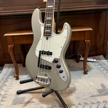 Load image into Gallery viewer, 2010 Lakland Skyline Series - Joe Osborn Model