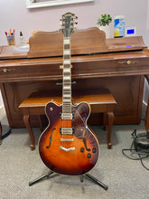 Load image into Gallery viewer, Used Gretsch Streamliner G2622 Hollowbody