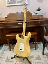 Load image into Gallery viewer, 2000 Fender American Standard Stratocaster - Natural
