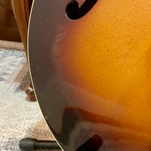 Load image into Gallery viewer, 1960's S.S. Stewart "Wondertone" Model 8004 Archtop