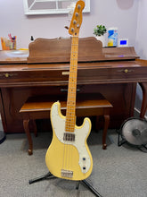 Load image into Gallery viewer, Mint! Squier Classic Vibe Telecaster Bass Vintage White