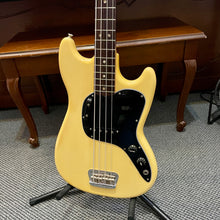 Load image into Gallery viewer, 1978 Fender Musicmaster Bass Olympic White