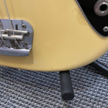 Load image into Gallery viewer, 1978 Fender Musicmaster Bass Olympic White
