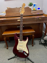 Load image into Gallery viewer, 1999 Fender Standard Strat Wine