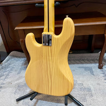 Load image into Gallery viewer, Used Squier Classic Vibe 50's P Bass Butterscotch Blonde
