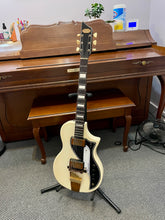 Load image into Gallery viewer, 1958 Supro Dual Tone