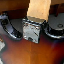 Load image into Gallery viewer, 1983 Peavey T-25 Sunburst