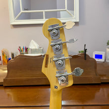 Load image into Gallery viewer, Used Squier Classic Vibe 70's J-Bass