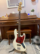 Load image into Gallery viewer, 2008 Fender Standard Jazz Bass White