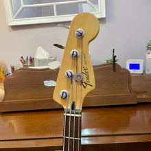 Load image into Gallery viewer, 2008 Fender Standard Jazz Bass White