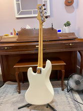 Load image into Gallery viewer, 2008 Fender Standard Jazz Bass White