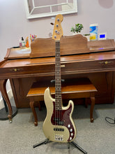 Load image into Gallery viewer, 2018 Fender American Elite P. Bass Champagne