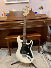 Load image into Gallery viewer, Used Squier Classic Vibe 70's Stratocaster White