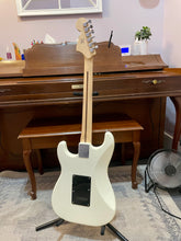 Load image into Gallery viewer, Used Squier Classic Vibe 70's Stratocaster White