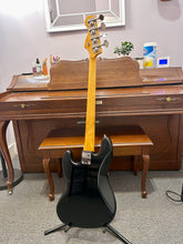 Load image into Gallery viewer, 2004 Fender American Vintage '62 Jazz Bass Black