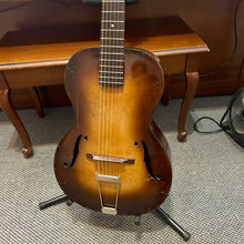 Load image into Gallery viewer, 1933 Epiphone Olympic Archtop