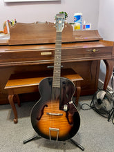 Load image into Gallery viewer, 1960's Harmony Monterey H950 Archtop