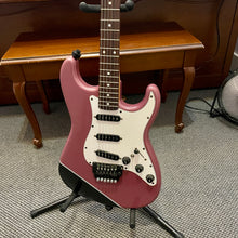 Load image into Gallery viewer, 1987 Fender Squier Strat (refin) Burgundy Mist
