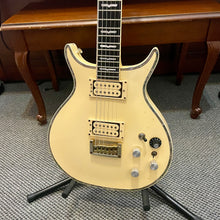 Load image into Gallery viewer, 1981 Washburn Eagle White