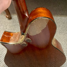 Load image into Gallery viewer, Mid 2000's Tacoma M-28E Mandolin w/pickup