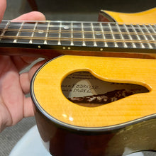 Load image into Gallery viewer, Mid 2000's Tacoma M-28E Mandolin w/pickup