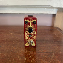 Load image into Gallery viewer, Used CNZ Audio VTR-20 Tremolo