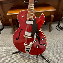 Load image into Gallery viewer, 1966 Guild Starfire III