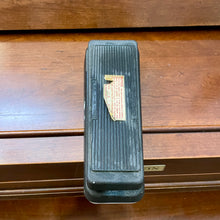Load image into Gallery viewer, Used Dunlop GCB-95 Crybaby Wah