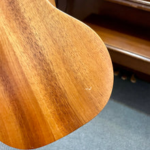Load image into Gallery viewer, Kamaka Soprano Ukulele