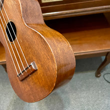 Load image into Gallery viewer, 1950's Martin Style O Soprano Ukulele