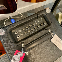 Load image into Gallery viewer, Near Mint Phil Jones Suitcase Compact BG-400