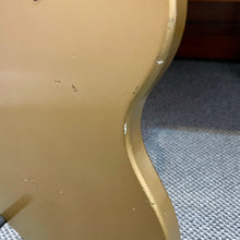 Load image into Gallery viewer, 1962 Supro 3033s Gold