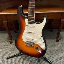Load image into Gallery viewer, 1993 Fender American Standard Stratocaster