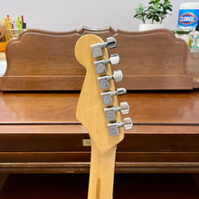 Load image into Gallery viewer, 1993 Fender American Standard Stratocaster