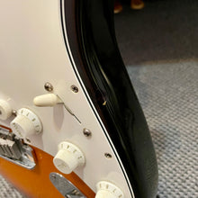 Load image into Gallery viewer, 1993 Fender American Standard Stratocaster