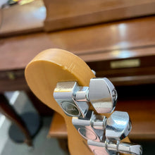 Load image into Gallery viewer, 2018 Fender Standard Stratocaster White