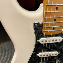 Load image into Gallery viewer, 2018 Fender Standard Stratocaster White