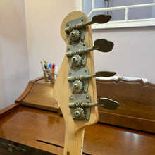 Load image into Gallery viewer, 1974 Fender Jazz Bass Sunburst
