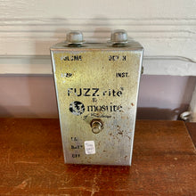 Load image into Gallery viewer, Used Mosrite Fuzz Rite