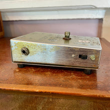 Load image into Gallery viewer, Used Mosrite Fuzz Rite