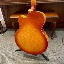 Load image into Gallery viewer, Used Peerless Jazz City Electric Archtop