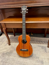 Load image into Gallery viewer, 2021 K'Aloha Silver Tenor Ukuele