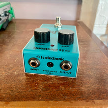Load image into Gallery viewer, Used TC Electronic Tailspin Vibrato Pedal