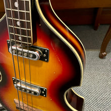 Load image into Gallery viewer, 1970's Univox Violin Bass