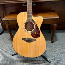 Load image into Gallery viewer, Used Yamaha FSX700SC Natural