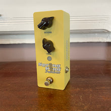 Load image into Gallery viewer, New! Danelectro Spring King Junior Pedal