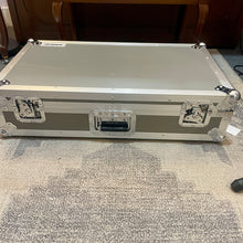 Load image into Gallery viewer, Used PedalTrain Pedal Board w/ Case on wheels
